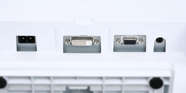 ディスプレー側にはDVI、アナログRGBの2系統の入力を搭載する