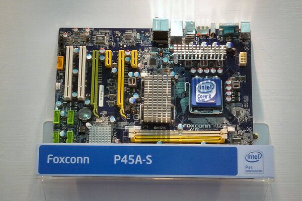 Foxconn「P45A」