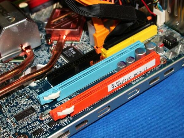 PCI Express x16スロット
