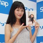 モデルや女優として人気の臼田あさ美が登場!!