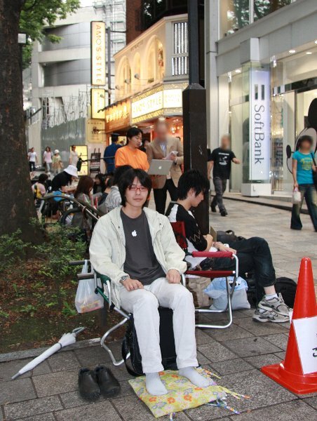 というわけで、日本で一番早く「iPhone 3G」ユーザーになりそうな名古屋の大学院生、佐野博之さん
