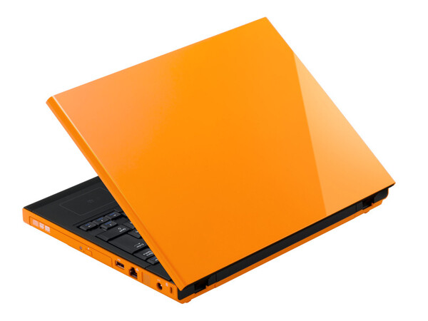 LaVie G タイプNの特別カラー「アクティブオレンジ」