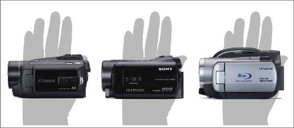 左から、キヤノン「iVIS HG21」、ソニー「ハンディカム　HDR-SR12」、日立「DZ-BD10H」