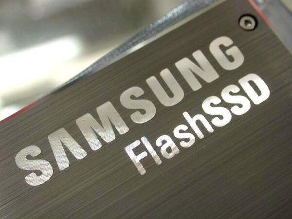 SAMSUNG製のSSD