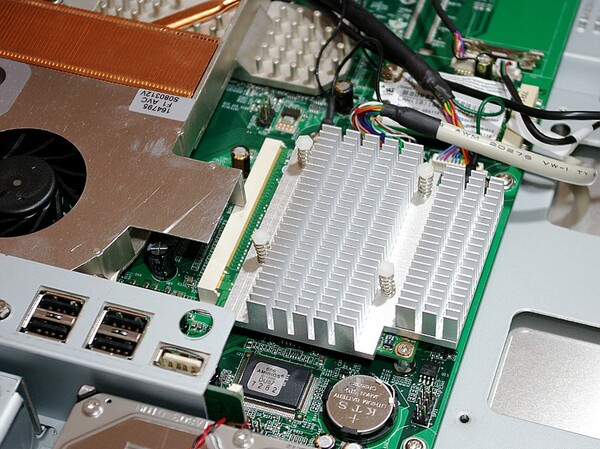 GeForce 8400M GS搭載カードがMXMスロットに
