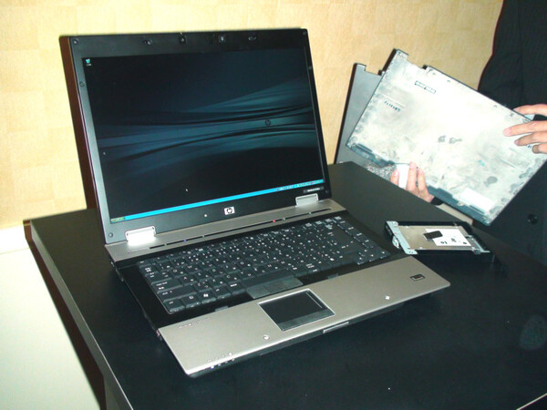 モバイルワークステーションを標榜する「HP EliteBook 8530w」