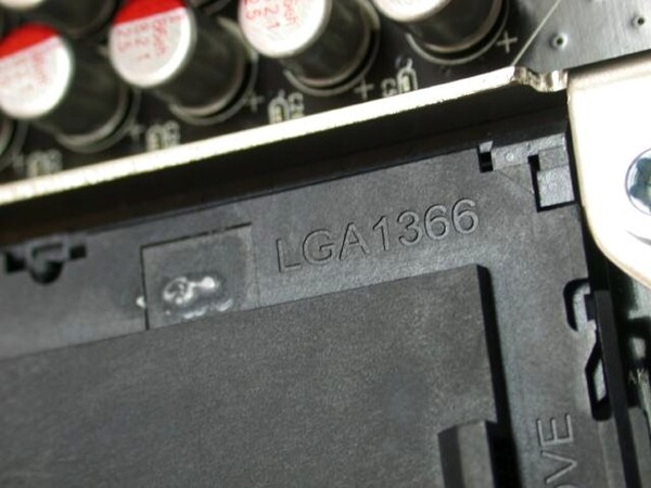 「LGA 1366」