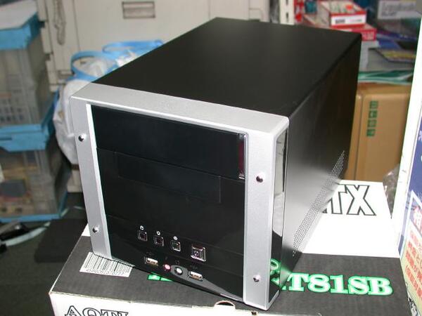 ASCII.jp：150W電源搭載のMini-ITX対応キューブ型PCケースが販売中