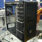ASCII.jp：22インチ液晶まで背負えるユニークPCケース！