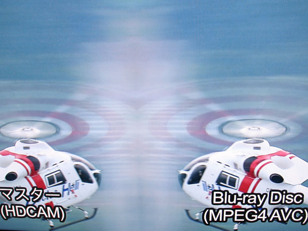 マスターの映像（左）とBDに収録されるMPEG-4 AVCの映像（右）