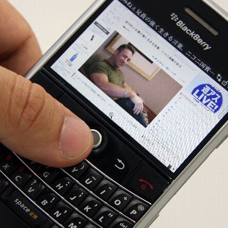 BlackBerry 【動作確認済】 ASCII.jp：歪みねぇBlackBerryが2万円台で買えるぞ (1/3)