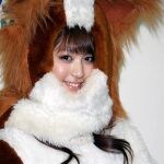 AKB48の大島麻衣が絶句!?　犬の着ぐるみ姿＋愛犬をお供にしての握手会