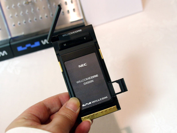 「GX000N」（NECインフロンティア）は、カナダのWavesat社製チップセットを採用する