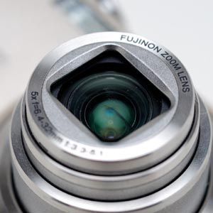 ASCII.jp：FinePix F200EXRの多彩な撮影モードを試したい！ (1/4)