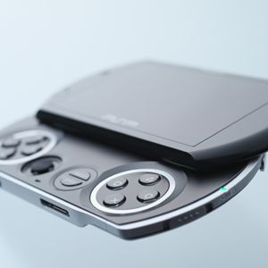 ASCII.jp：時代を先取りしすぎた!? 「PSP go」買っちゃった (1/3)