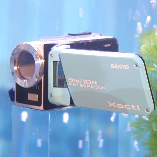 ASCII.jp：無線LANで動画を転送できる防水「Xacti」登場