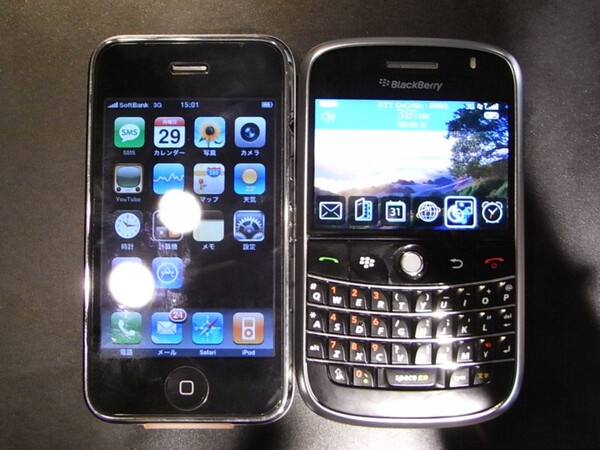 BlackBerry BoldとiPhone 3G