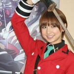AKB48の篠田麻里子が『戦う司書』のミレポックの衣装で完全武装！