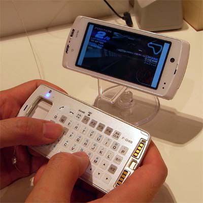 ASCII.jp：ドコモのハイエンド3機種にこってり触ってきた！ (1/2)