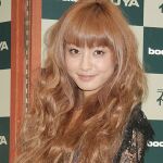 人気モデルの西山茉希が写真集で新しい魅力をアピール