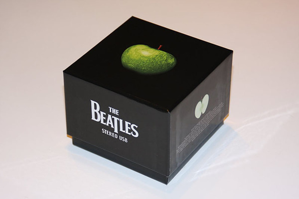 ASCII.jp：ビートルズの曲入り「リンゴ型USB」を速攻買い!! (1/2)