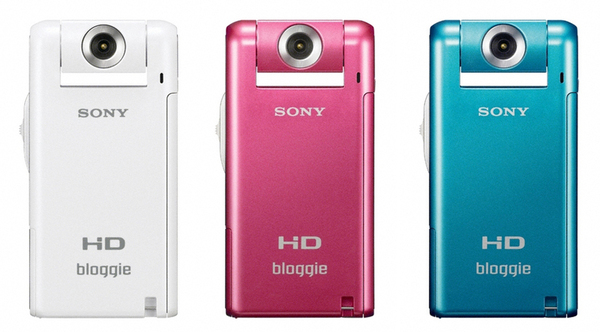 ソニーは「ハンディカム」ブランドではない、2万円台のビデオカメラ「bloggie」を2月5日に発売する