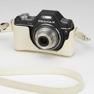 ASCII.jp：デジイチのようなコンデジ！ PENTAXから新「Optio」登場