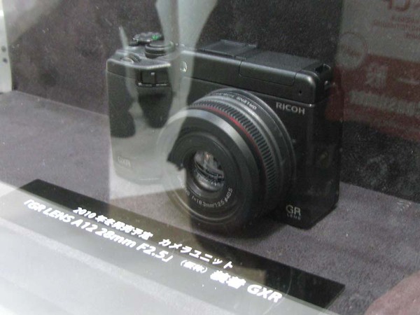 「CP+」で参考展示されていた28mm単焦点レンズユニット
