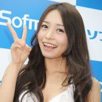 スカートめくりアプリNo.1人気。黒澤ゆりかDVDでもめくられ？