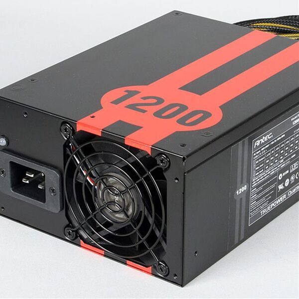 ASCII.jp：妥協しない高品質電源選び【Antec編】 (3/4)