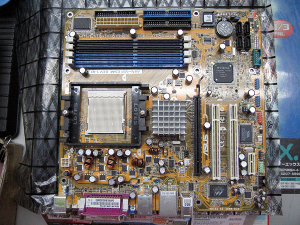 GeForce 6150搭載マザーボードの例