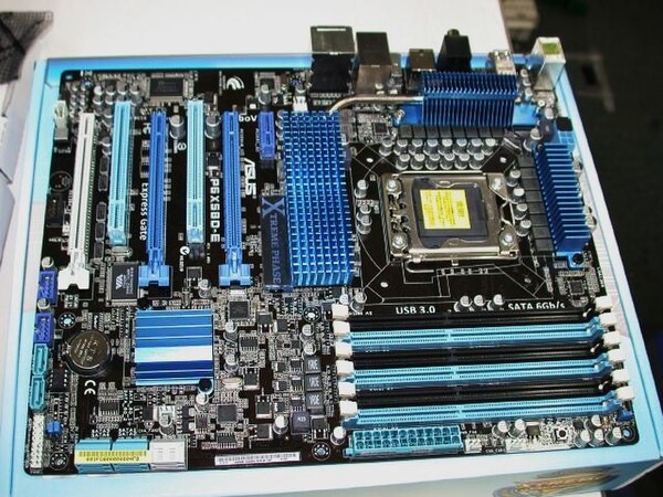 マザーボード P6X58D-E・ DDR3 メモリ・CPU
