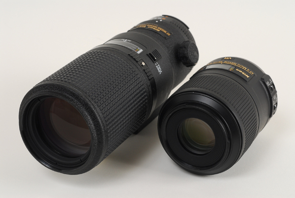 連載4回ではマクロレンズも使った。写真は「Ai AF Micro-Nikkor 200mm f/4D IF-ED」（左）、「AF-S DX Micro NIKKOR 85mm f/3.5G ED VR」（右）