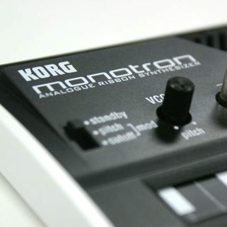 ASCII.jp：時代は新しいアナログへ 電子楽器「monotron」が生まれた