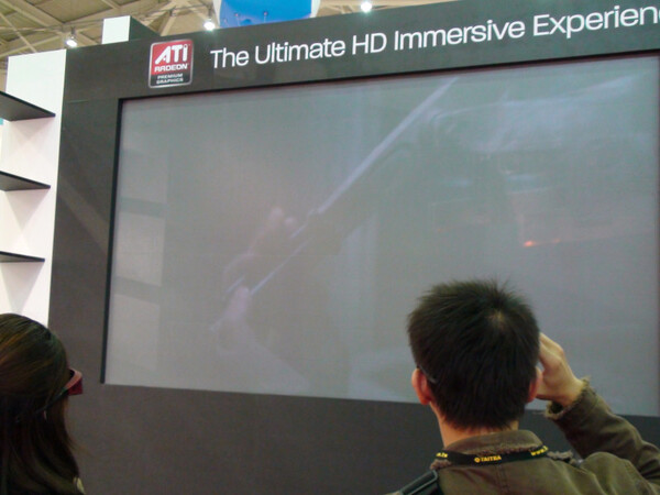 AMDブースでの3Dステレオ映像のデモ展示