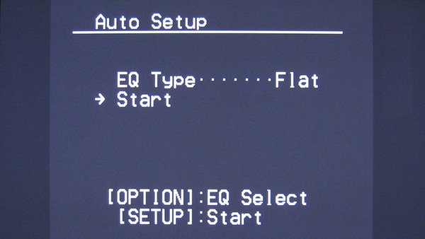 「YPAO」の測定スタート画面。補正のためのEQ Typeは、周波数特性を平坦にする「Flat」、フロントスピーカーの特性に合わせる「Front」、自然な音質に調整する「Natural」の3つがある