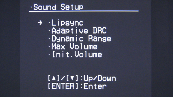 AVアンプの設定メニューから「Lipsync」を選択