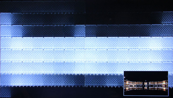 「スリムブロック型」バックライトのイメージ。各ブロック下方にLEDがあり、これを導光板で反射する