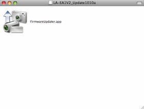 ダウンロードしたファイル「LA-EA1V2_Update1010a.dmg」をダブルクリックしてマウントしたら「FirmwareUpdater.app」を実行する。以降は基本的にカメラ本体の手順と変わらないので割愛