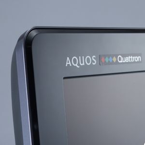 ASCII.jp：シャープ「AQUOS」編――自社開発液晶パネルのメリット！ (2/5)