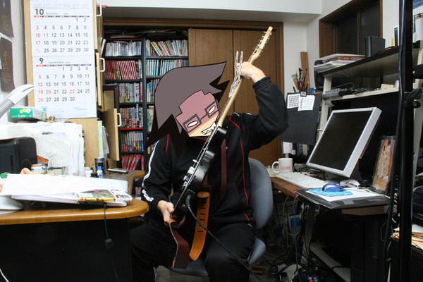 ギターをかじる水田先生