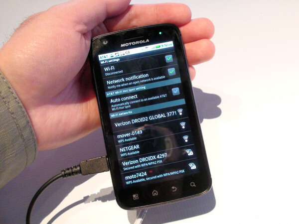 モトローラの新Androidスマートフォン「ATRIX」