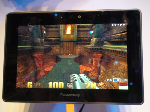 ゲームのサンプルとして、「Quake III」が動作していた