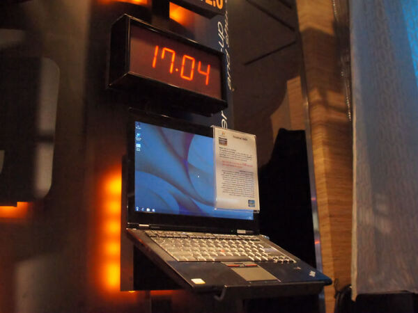 「次期Tシリーズ」こと、「ThinkPad T420s」の試作機