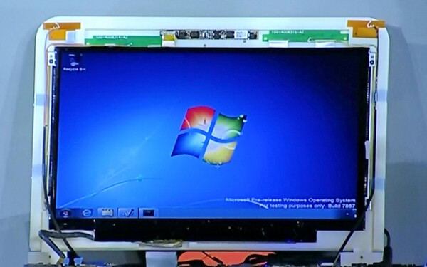 今回公開されたARM版Windowsは、Windows 7と同じUIをそのまま使っている