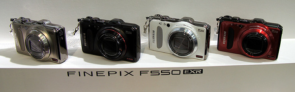 「FinePix F550 EXR」