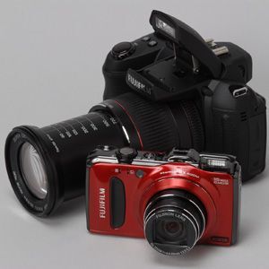 ASCII.jp：新センサーの実力は!? 「FinePix F550EXR」＆「HS20EXR」 (1/3)