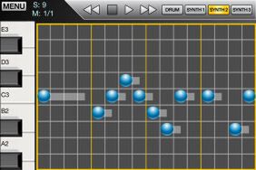 ピアノロールを使った打ち込みも可能。3つのシンセとひとつのドラムキットを組み合わせて使うことができる
