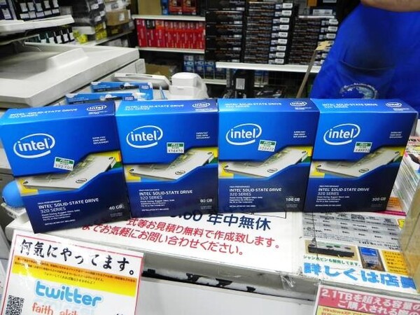「Intel SSD 320」