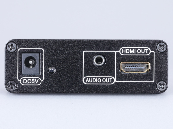 出力はHDMI端子となる。アナログ音声出力も可能だ